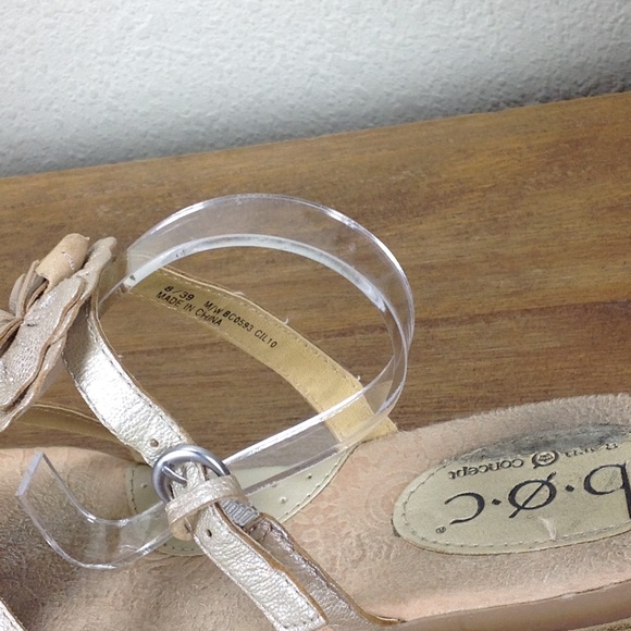 BOC- Born Gold Leather Cushioned Insole Sandals - Picture 4 of 7